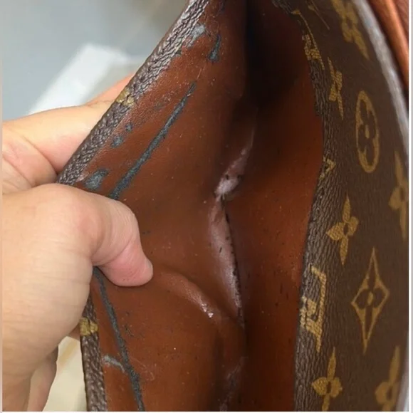 Louis Vuitton Orsay Clutch MUST GO!! MOVING OVERSEAS - Picture 15 of 15